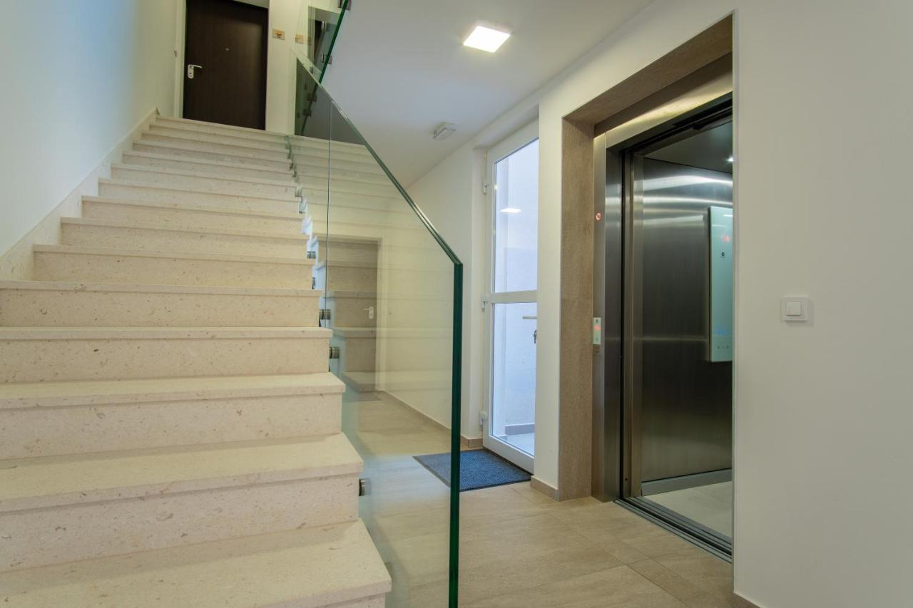 Apartments Mandre I ภายนอก รูปภาพ